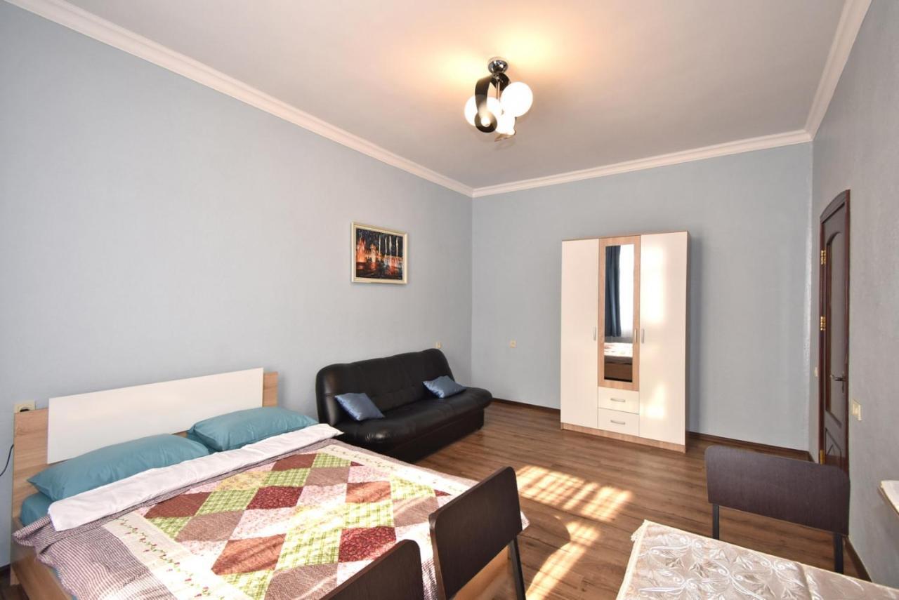 Apartment Near Sasundci Davit Metro Station エレバン エクステリア 写真