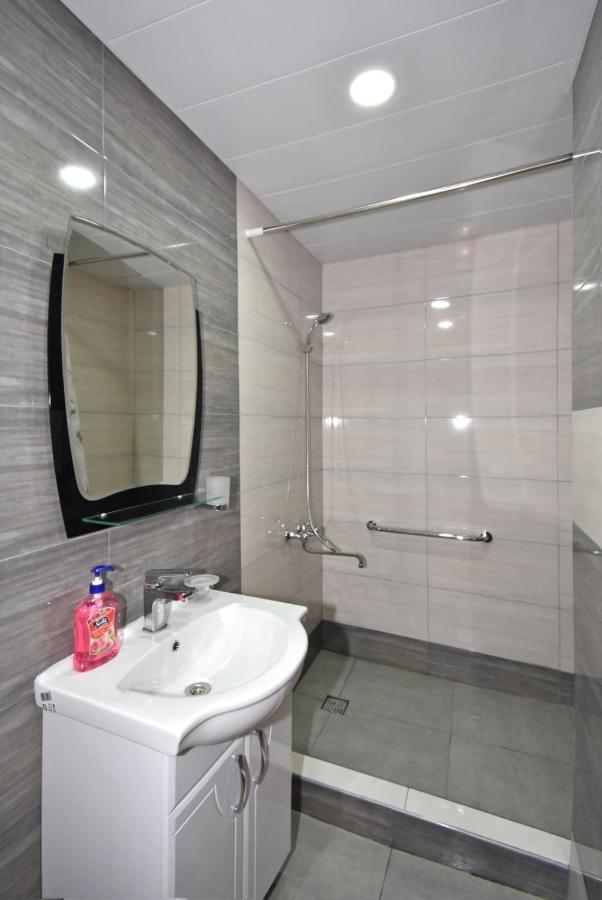 Apartment Near Sasundci Davit Metro Station エレバン エクステリア 写真