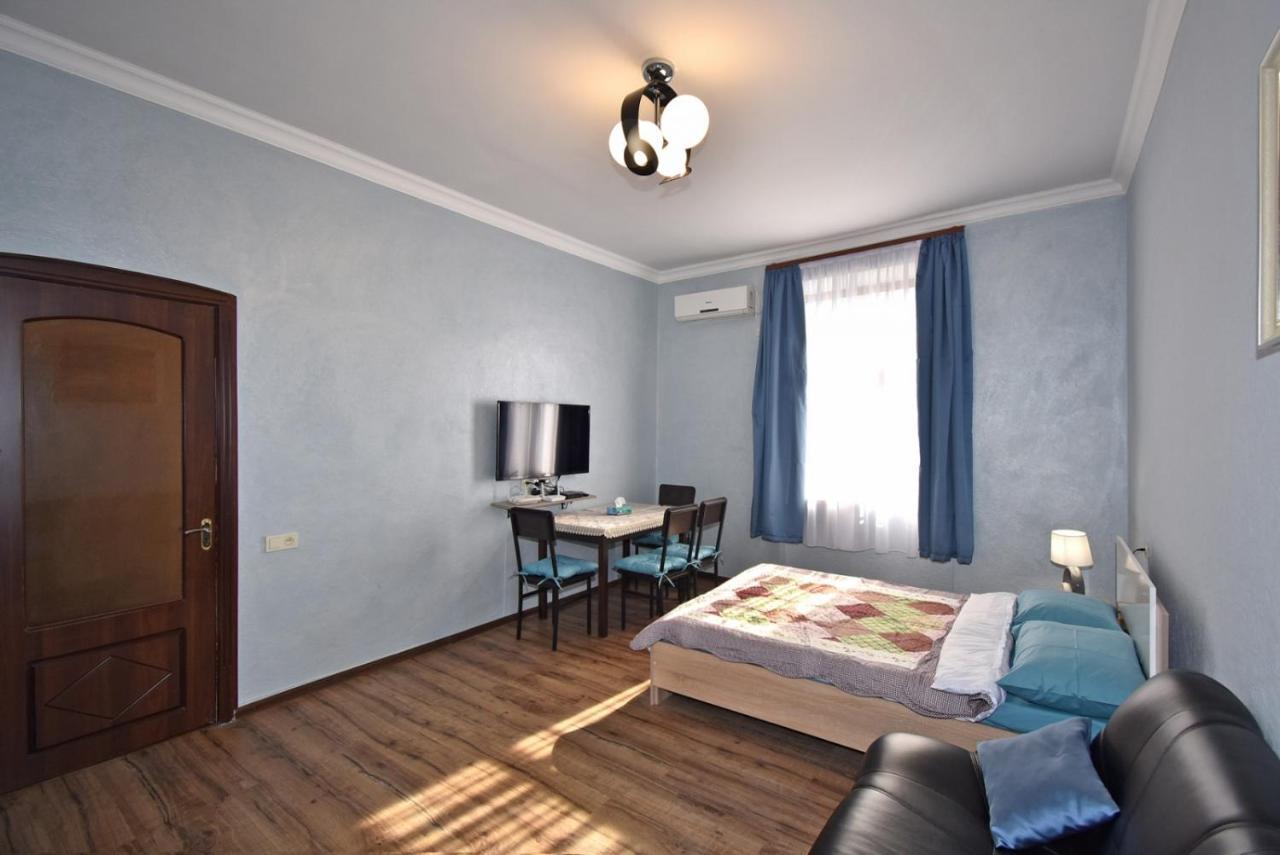 Apartment Near Sasundci Davit Metro Station エレバン エクステリア 写真